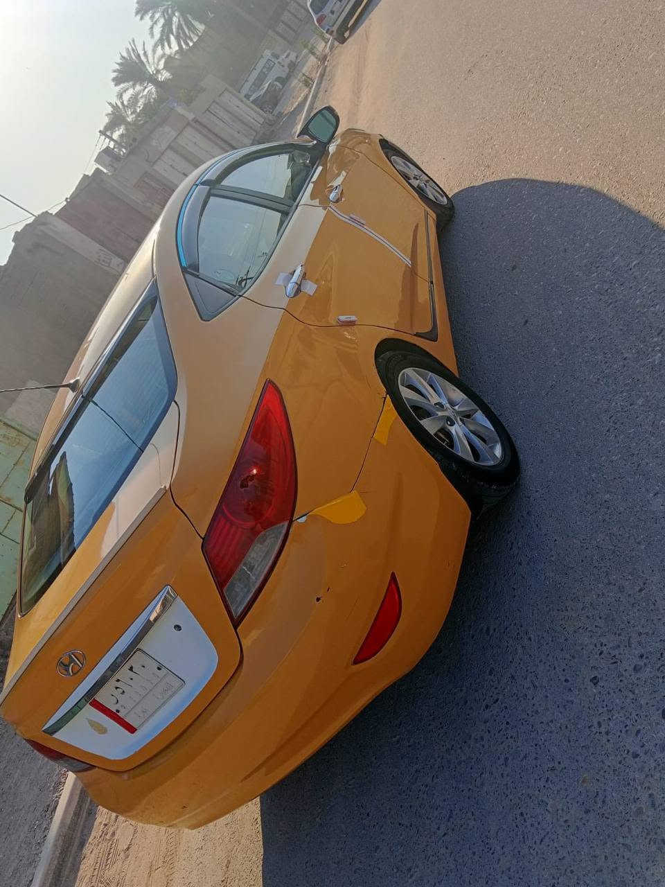 السلام عليكم 
اكسنت خليجي 
موديل 2012
كفاله من الضربه بس بيها ملاحظات بسيطه بالبدي يعني ب200 الف بديها يصير مرايا 
غرفتها جديدة 
مكينة 1600
فتحه 
 تحكمات 
اشاره بالمري
رقم انكليزي بأسمي 
تبريدها يحتاجله بس كمبريسر شرط 
مكاني بصره 
سعرها 80 وبيه مجال 
***********

