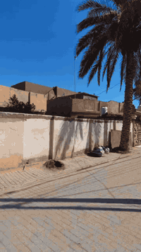 ‏السلام عليكم منزل بمساحة 280 متر طابو صرف في حي الضباط المنزل ركن على شارعين العنوان شارع صيدلية التفاح الأخضر مجاور أسواق أبو رائد صالح للسكن محتاج بعض الترميم اللي حاب ياخذ ‫1\2‬ قطعة هم ينقسم مو مشكلة
للاستفسار الاتصال ***********
