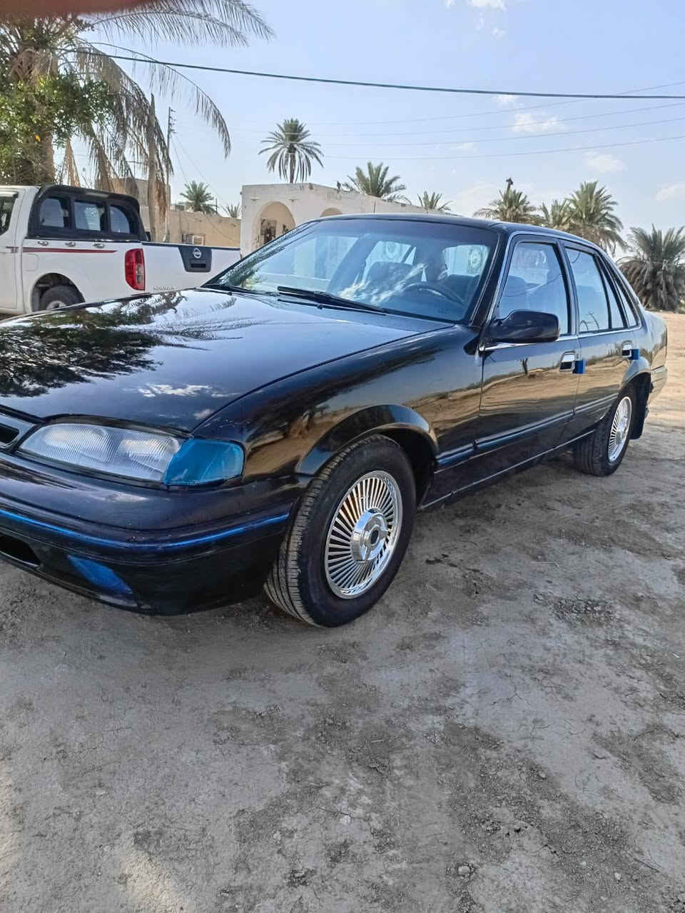 سلام عليكم 
دايو مديل 96
السياره كفاله من الضربه وتبديل والصبغ بيه رشات بصيطه بل  دوس خياس ما بيه شواصي ستوني مسويهن 
تبريد مكينه حداديه كفاله
كير اتو ما تيك 
رقم قادسبه السعر 33 وبيه مجال

للاتصال ***********
