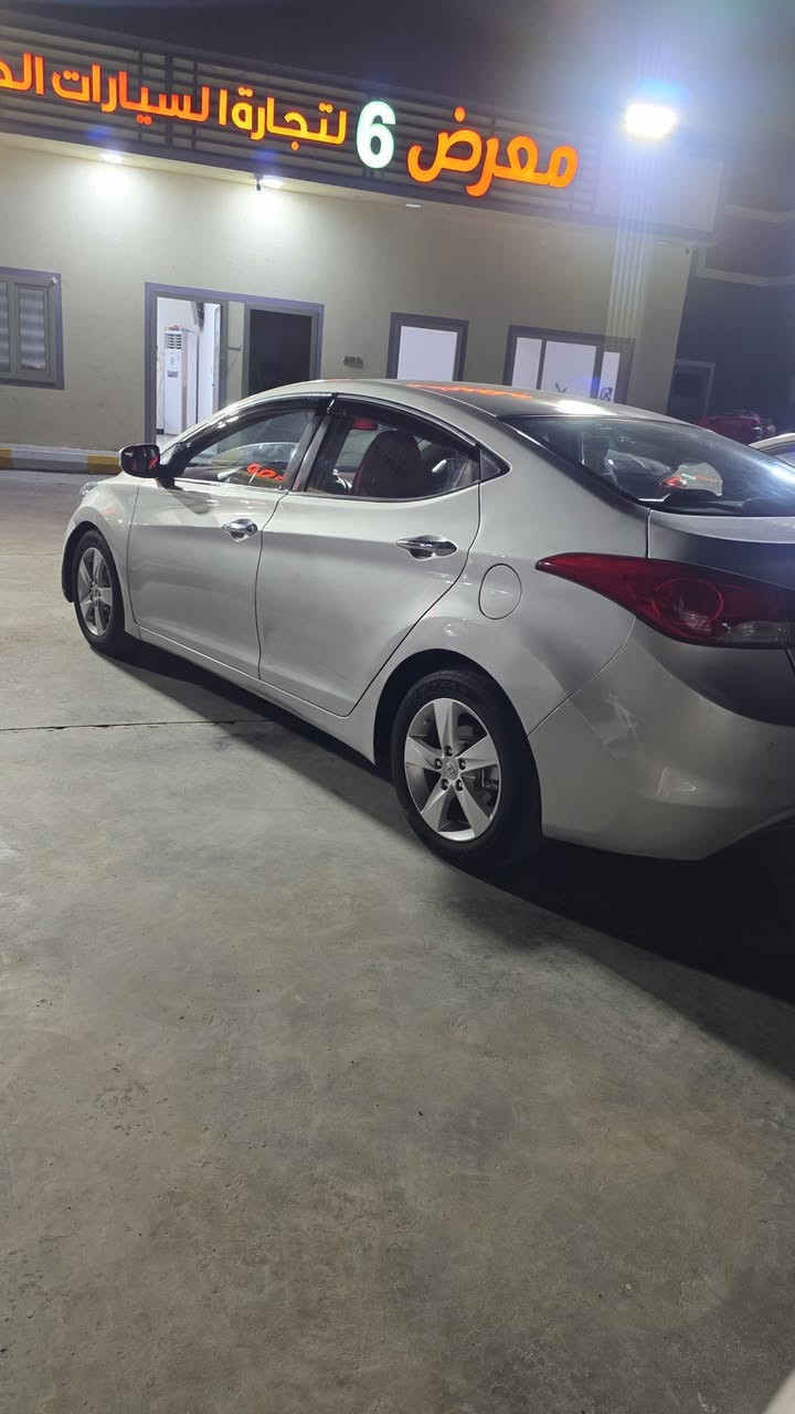 النترا وارد كوري محرك ١٦٠٠ دوش سياره مكفوله من الضربه وتبدل جاهزه من كلشي مابيهه اي نقص محرك وكير وحداده وتبريد شرط الفحص سعر ٨٥ سنويه جديده عنوان بصرة هاتف *********** مديل ١٢
