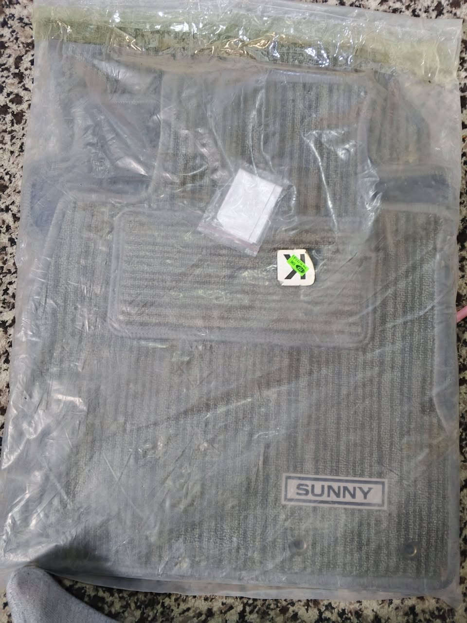 للبيع ارضيات شركة اصلي سني 2024 ما مستخدمة سعر 35 الف للاتصال ‏‪***********‬‏
زيونة
