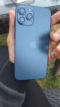 ايفون 12 برو ماكس للبيع ذاكره 256 بطاريه 100 مبدله ومبدل شاشه كله شغال...
