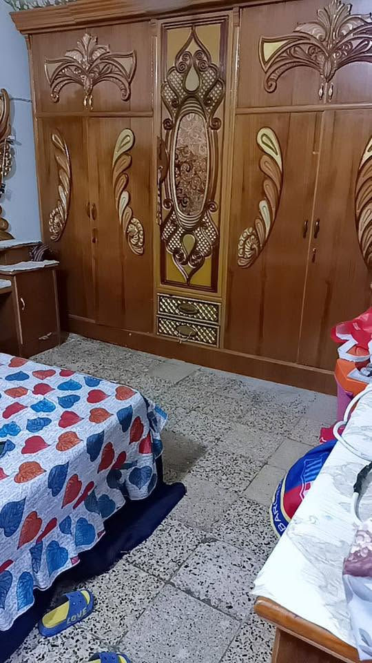 السلام عليكم بيت للبيع مساحه 75 متر في منطقه الحبيبيه وره سيطره وليد الثانيه في الاستكشافات اول فرع للأستفسار على هذا الرقم
لسعر 36بيه مجال لشراب تصال ع رقم 
***********
