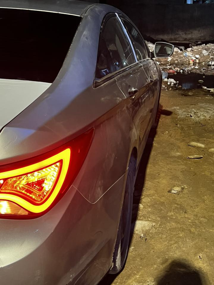 السلام عليكم سوناتا 14
فول مواصفات ماعدا الفتحه 
كير مكينه كفاله 
حداديه جديده 
تخم تاير جديد 
تبريد تدفئة كفاله 
كهربائيات كلها شغاله 
مضخمات ابلاديه 
تحكمات استيرن
اشاير بلمري بصمه 
دهن محرك جديد دهن كير جديد 
كشنات جلد سياره مال جناي متؤمه رقم وسنويًا طبق الأصل رقم وشاصي وسنوياً شرط شغل مضبوط  السعر 47رقم ***********
