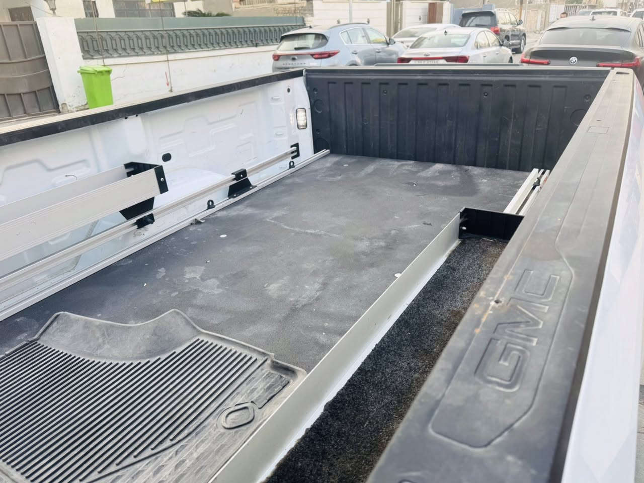 للبيع GMC سيرا 
مديل 2023 
ماشي 29 الف 
بدون صبغ ضرر دعامية فقط 
محرك 2700 
رقم اربيل 
للاستفسار 
***********
تحياتي للجميع
