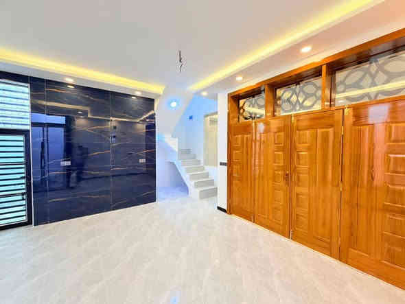 📏 المساحة: 150متر للبيع 
💰 السعر: 80 مليون (قابل للتفاوض)
🏗️ البناء: طابوق  جمهوري درجه اولئ 
🏠 الأساس والسقف: صب كونكريت مركزي 

مواصفات البيت:
✅ غرفتين نوم 2 🛏️
✅ أستقبال 
✅ صالة 🛋️
✅ مطبخ 🍽️
✅ صحيات 🚿

الخدمات المتوفرة:
🔹 ماء 💧
🔹 كهرباء ⚡
🔹 شوارع مبلطة 14 متر  🚗
🔹 مدارس قريبة 🏫
🔹أنترنيت ضوئي 
🔹 خط مولده 
📍 الموقع: النجف – حي ميسان، شارع الزوار 
خلف سكلة الكرعاوي
📜 طابو زراعي (إقرار محكمة)

📞 للتواصل: ***********

(ملاحضه ) متوفر لدينا كافة المساحات دور سكنية وعرصات 
وأراضي زراعيه
