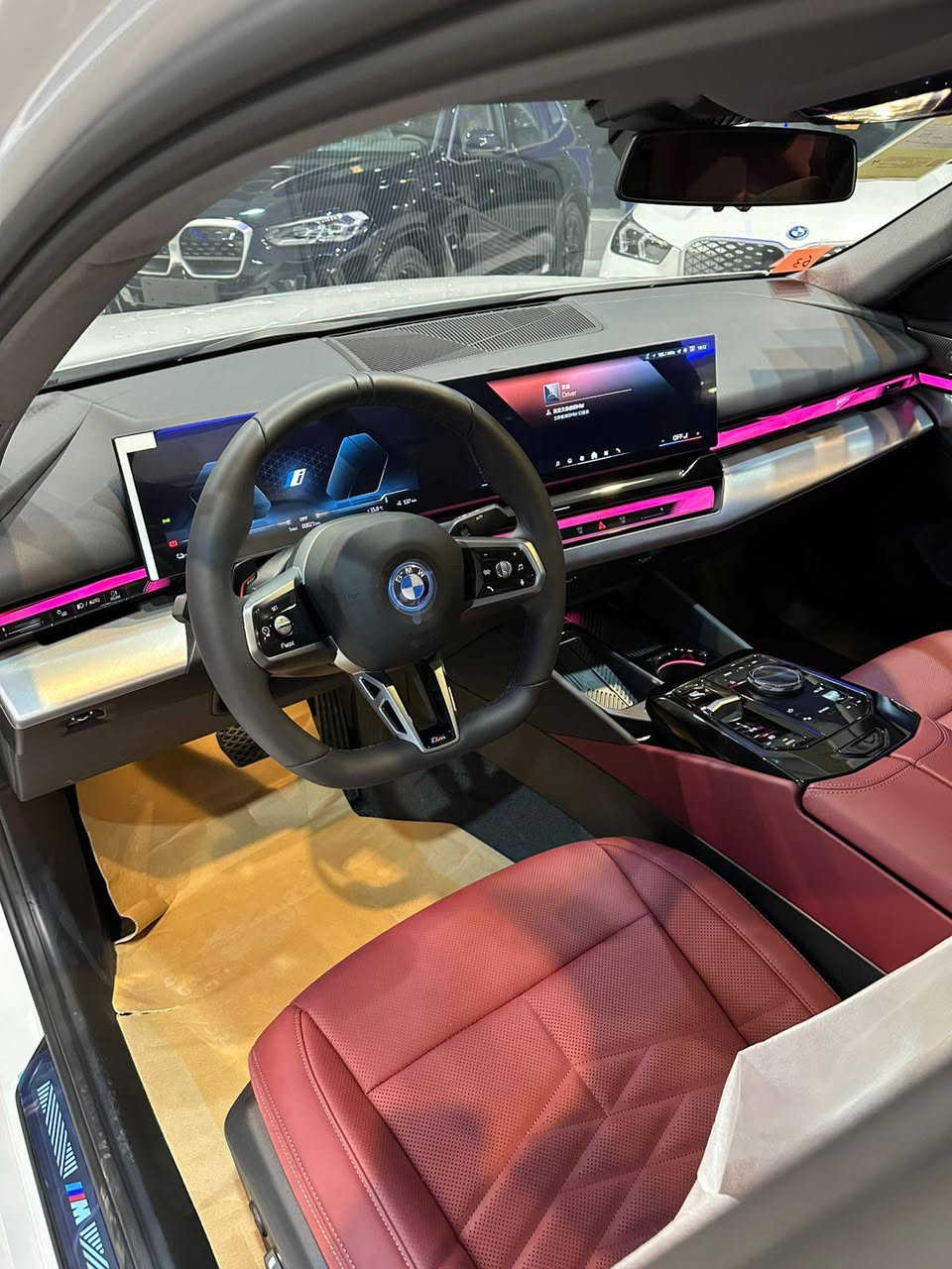 السعر 55،000  دولار شامل الرقم
💥ضمان  5 سنوات على البطارية 💥
((((((((( لغة السيارة عربية))))))))))
BMW i5 e Drive 40L   M package Large
  ((2025 )) صفر كيلو متر
السيارة باب طويل
سيارة كهربائية بمدى يصل إلى  (( 710 كم ))
تسارع من 0  إلى 100  خلال 5.7-6.0  ثواني
سيارة سيدان فاخرة
باب طويل 
دخول ذكي للأبواب
شاشة دجيتال
سقف بانوراما 
انارة للبانوراما بعدة الوان
حساسات 360. درجة مع 4 كامرات 
أنظمة رادار متطورة نقط عمياء  
انارة داخلية متطورة بعدة الوان
شحن واير ليس
العطر LED
لايتات LED
بك لايت LED
حجم الإطار 19
صندوق كهربائي
عدة أنظمة القيادة
سماعات harman/kardon 
دبلات خلفية نظام هوائي جوب ليس
ومواصفات عديدة💥
0751-2004-377
0772-818-6453 أربيل, العراق
