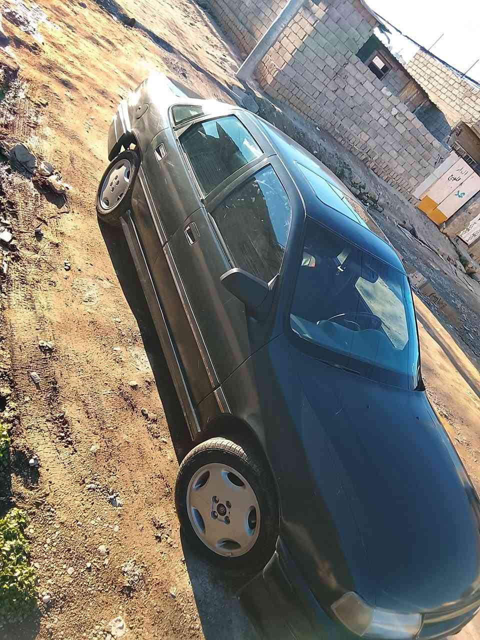 اسلام عليكم
اوبل فيكترا
موديل 1991
الون اسود 
ارقام اجنبي باسمي 
طخم جديد 
كير جدي 
مكينه لا صرف ولا نفخ 
كابون بانزين تبادل 
شرط الوكاله وتحويل 
عنوان موصل الجانب الأيسر 
***********
***********
غير متواجد عل فيس
