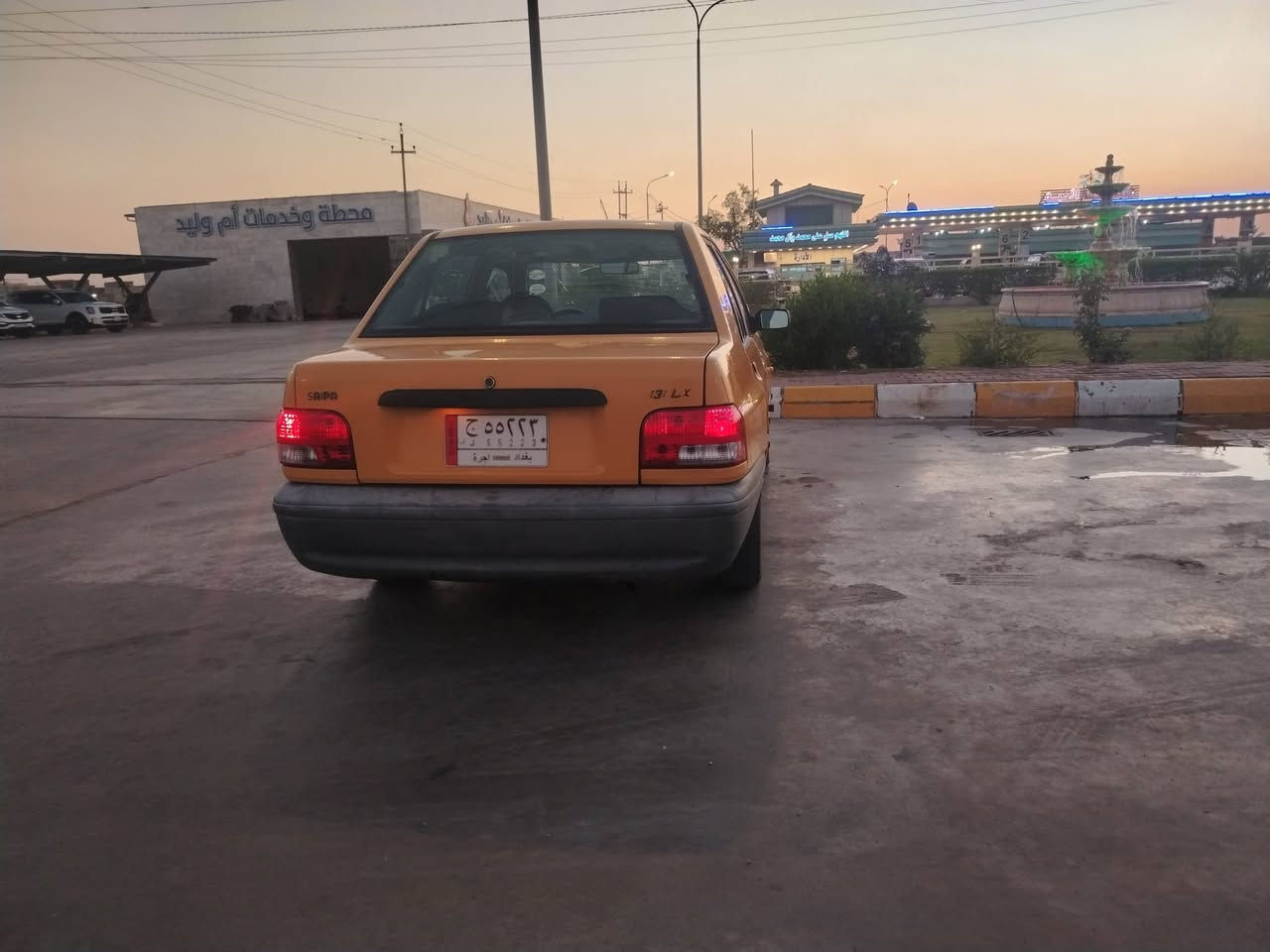 سلام عليكم  سايبه ١٥ ومكينه وكير مكفولات صدر أمامي وخلفي جديد تخم تاير كهربايات كلها جاهزه مصفره هيئه وغرامات السياره بسمي السعر ٣١ رقم الجوال ***********
