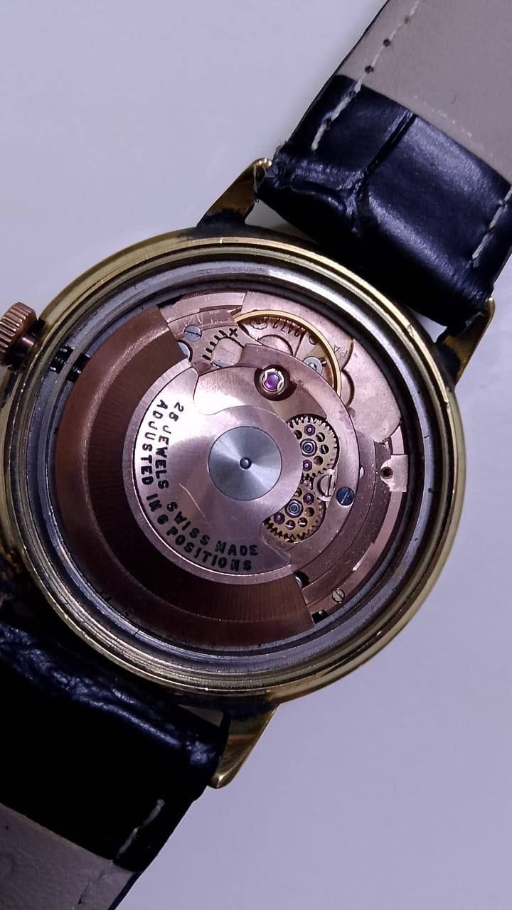 السلام عليكم..مجموعة من الساعات الأصلية وضمان حقيقي وتوصيل لكافة المحافظات علما اطلع الساعة بدون رصيد هذا تعاملي...ارجو المراسله على الخاص او الواتس ***********..ولدي مزاد على التيك توك المدرس للساعات واتشرف بالجميع ....
