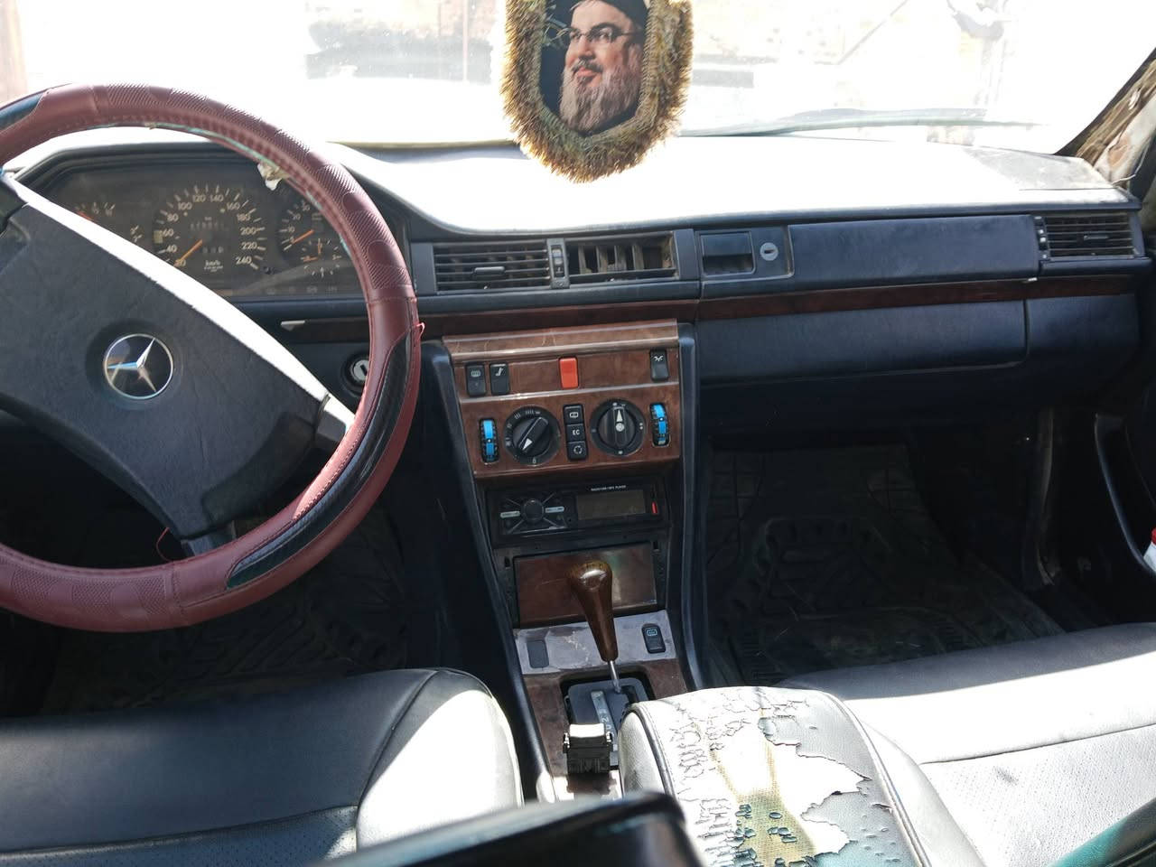 السلام عليكم مارسدس للبيع مكينه وكير 3000مكفولات لاتبخير ولاتنقيص رقم بغداد دولي مشروع وطني كهربائيات كلها شغاله تبريد ثلج السعر 55  مكاني ذي قار قضاء النصر مكلف بل نشر هذا رقم صاحبها رقم ***********
