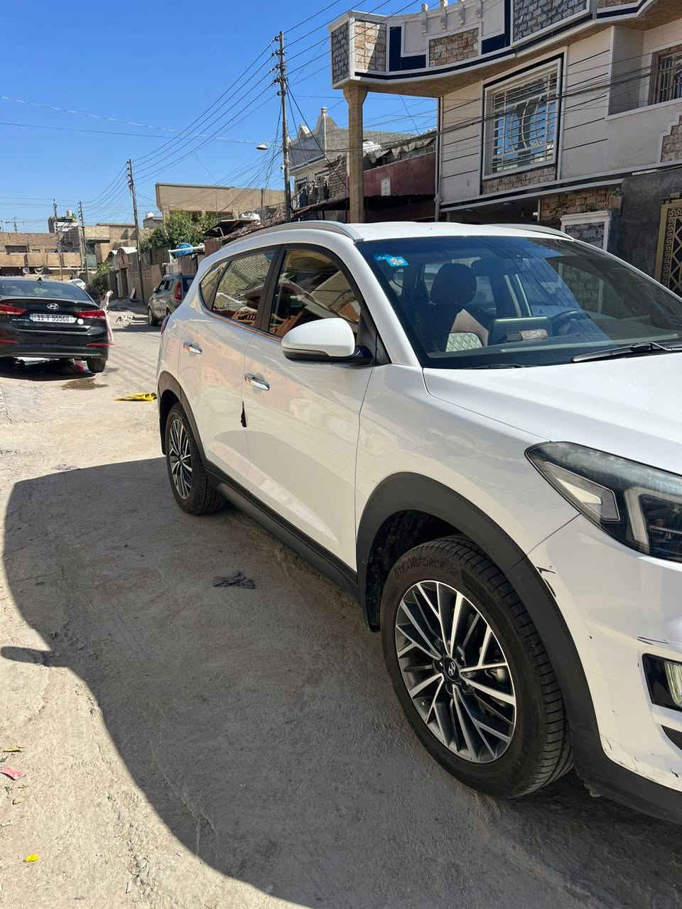 السلام عليكم توسان 2019 شركة الكاصد مكفولة من ضربة وصبغ بيها بارد مكانين وكم شخط 
باسمي السيارة مكاني البياع الشرطة الخامسة 
السعر 188 وبيها مجال 
اتصال ***********
