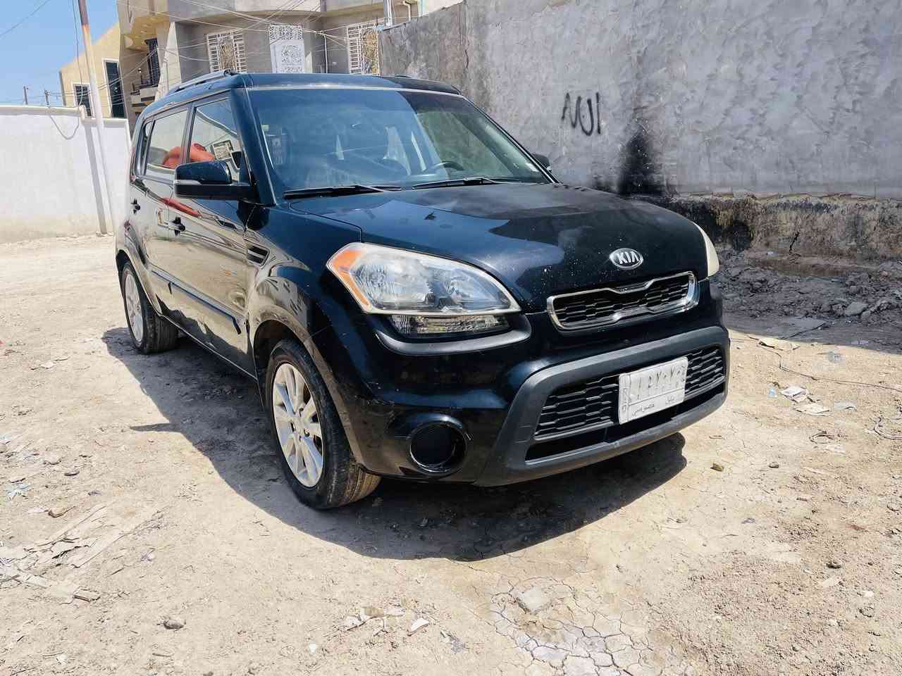 كيا صول موديل ٢٠١٣
محرك ٢٠٠٠ دوش 
تدفئة تبريد 
كير ومحرك وحدادية مكفول 
بيها صبغ قليل اثر جراد 
السعر 98$ 
مكان حلة 
للاستفسار الاتصال ***********
