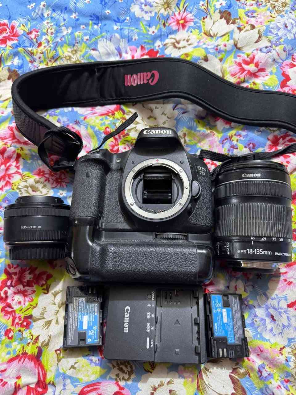 كاملة العدة مع بطارية عدد2
كريب + عدسة 50m هدية

كارتون موجود***********

السعر 550الف
