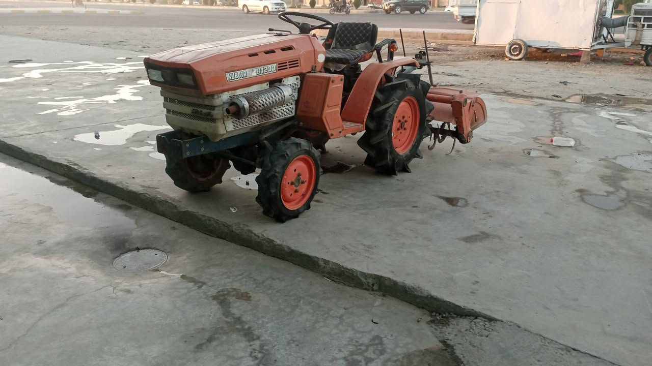 سلام عليكم كأبوته للبيع محرك 3بستم حجم 1200
نضافه فول كهربائية كله شغاله للاستفسار الاتصال على الرقم ***********
