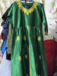 ملابس • ٣ قطع • للبيع