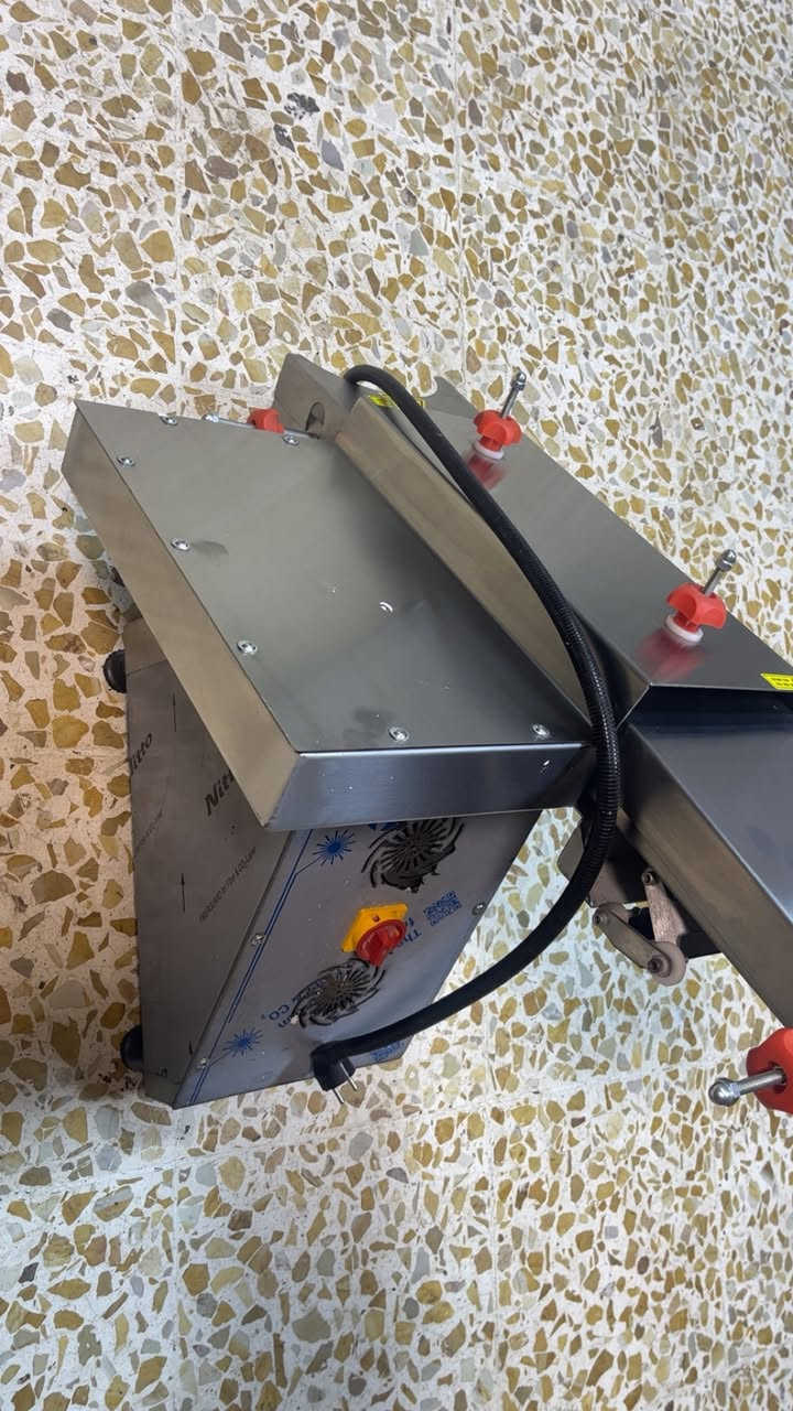 السلام عليكم منشار كص صمون دائري + باستون للبيع استخدام سبوع بعده جديد  للتواصل  ***********
***********
