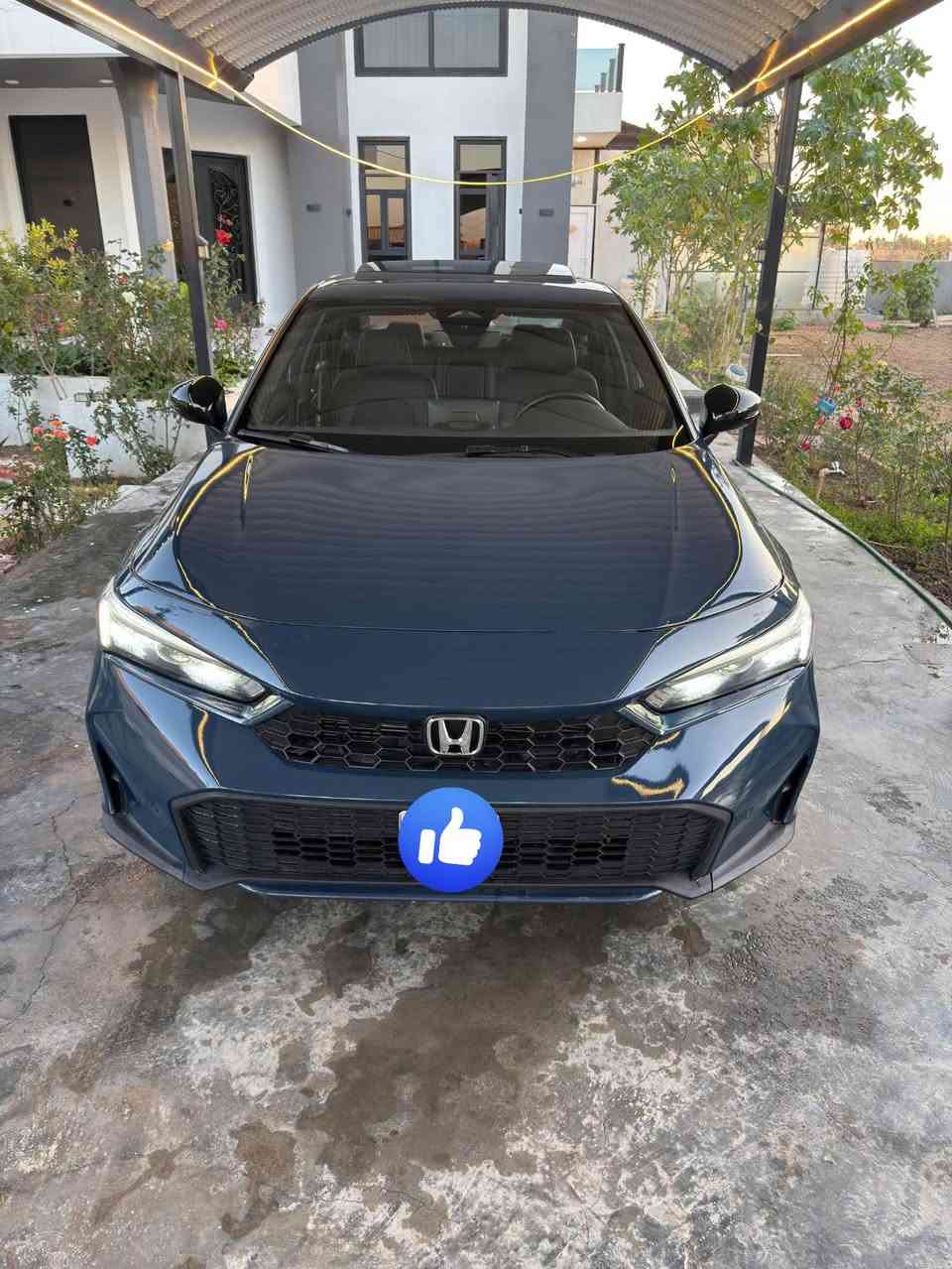 CIVIC 2025 TOURING
رقم بغداد بأسمي 
عداد المسافة :-  7.000 mi 
حجم المحرك :- 2.0 Hybrid
السياره جاهزه بدون اي نقص 

حادث السياره تبديل بنيد وجاملغ واضحه صور الحادث بالمنشور 

السياره تورنك اعلى مواصفات بالهوندا 
بصمة تشغيل / تشغيل عن بعد 
حساسات امامي خلفي 
فتحة سقف 
كشنات جلد وكهرباء للسائق والراكب 
تدفئة كشنات امامية وخلفيه / تدفئة ستيرن 
شاحن لاسلكي للهواتف 
رادار امامي خلفي جانبي 
نقاط عمياء 
أنظمة قيادة 3 
نظام صوت BOSE / خدمة Alexa الصوتيه 
شاشة كبيرة لمس 
شاشة عدادات رقمية 
التحذير من التصادم الأمامي
نظام تثبيت السرعة التكيفي 
مساعد الحفاظ على المسار 

وبعد بيها مواصفات ما مذكوره واضحه بصور 
مكان السياره بغداد حي الجامعه 
للاستفسار ***********
بيع فقط بدون مراوس
