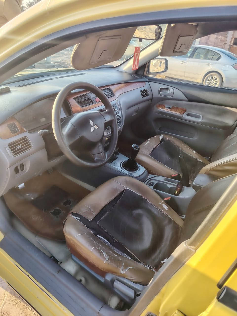 لانسر موديل 2010 مكينه 2000 رقم بغداد سياره خير من الله بيع مستعجل سعر 60 ورقه *********** هاذا رقمي والشراي بخدمته
