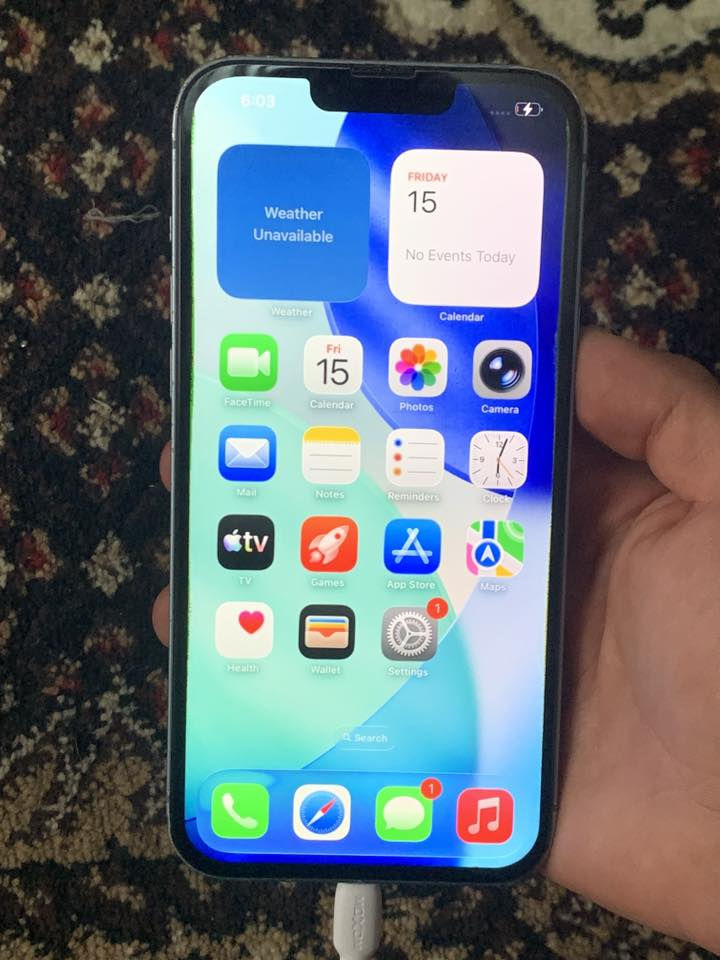 ئایفۆن 14پڵەس 128گێگا 1سیم+ئیسیم  
پاتری 85🔋بیلاد پشتی شکاوە
فەیس ئایدی ئیشەکات شاشەی گۆڕاوە  بە ئەسل ئیتاری شاشەکە سەوزیەکەی هەیە شاشەکەی نەگرتۆتەوە 
٣٠٠هەزار قفل قفڵە شوێن کەلار گەیاندمان هەیە🚕
***********ئاسیا&واست ئەپ
