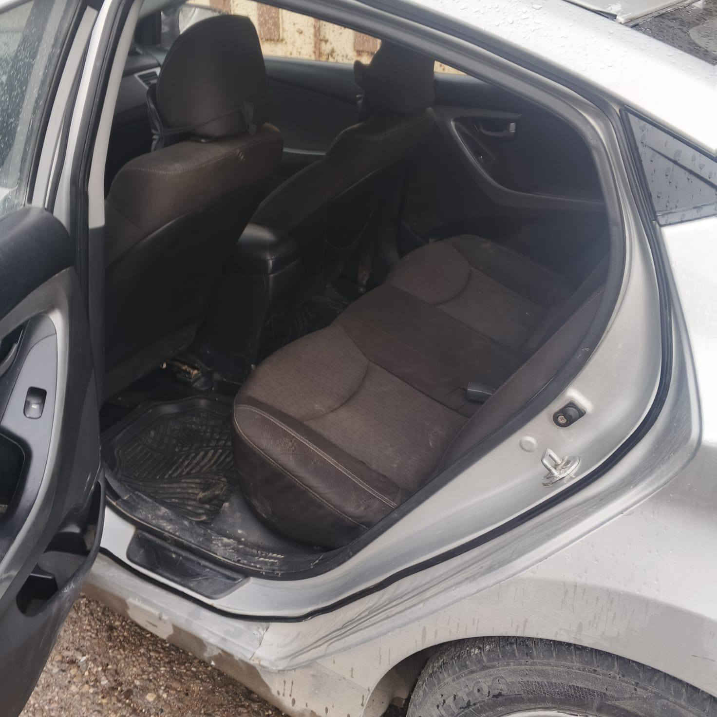 الانترا 2012 رقم اربيل مسطره كير عادي  محرك 16دوش 5ويل كب  بلا ضرر ولا  صبغ  شرط التحويل 83 وبيها مجال بصيط العنوان الموصل الايمن حي التنك ***********
***********
