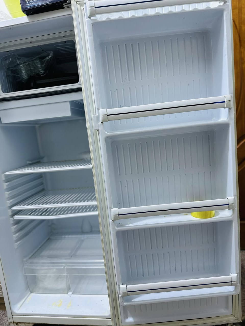 ثلاجه نضيفه بس شويه بيه نقص غاز برودته مو قويه للبيع


**إذا كنت صاحب هذا الإعلان وتريد حذفه لأي سبب، رجاءا أرسل رسالة إلى الدعم الفني**