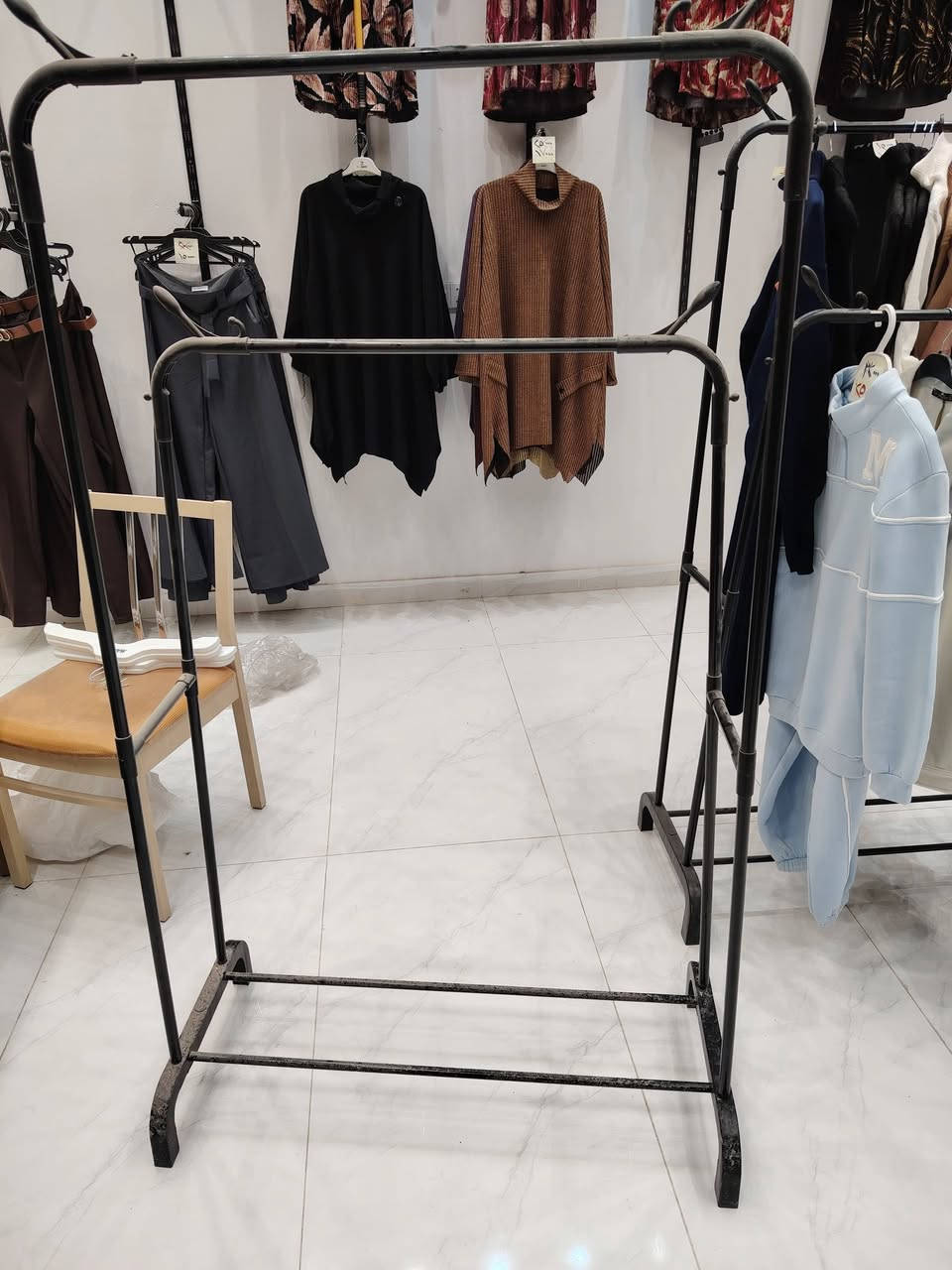 للبيع
١/فاترينة خشب mdf ٧خانات عرض ٨٠سم ارتفاع ٢متر قاعدة ستلس ستيل إرتفاع ١٠سم سعر ٧٥الف
٢/مكوى بخاري ماركة امبليوم ألماني جديد مستعمل ٥ساعات مع كامل ملحقاته سعر ٩٠ الف
٣/ستاند عرض بلاستيك نظيف جدا عدد٢ سعر الواحد ١٠الف
٤/مليكان بلاستيك عدد ٤ نظيف سعر الواحد ٢٥الف
للاتصال ***********
