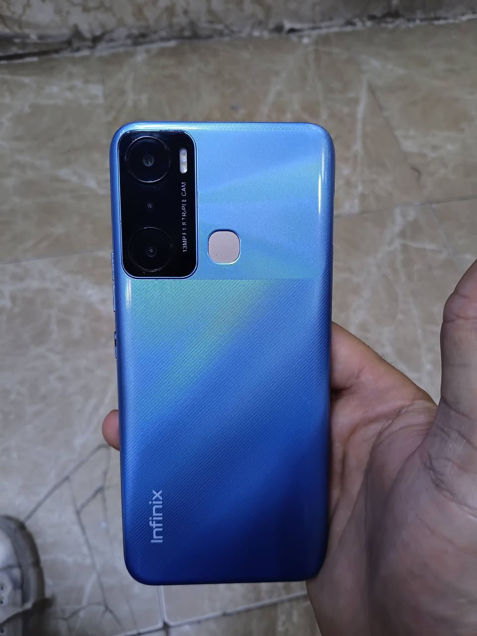 انفنكس هوت 20 جهاز شغال ومابي ايشي واكف فقط الكسور الي بشاشه الي كدامك بس الشاشه شغاله ذاكرته 128 سعره 70 الف مكاني بغداد تواصل ***********
