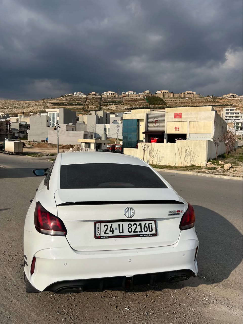 ***********
گير عادى بى سبخ
١٨٠٠٠km
١٠٧$ و مجال 
كامل جوانكارى دهوك, العراق
