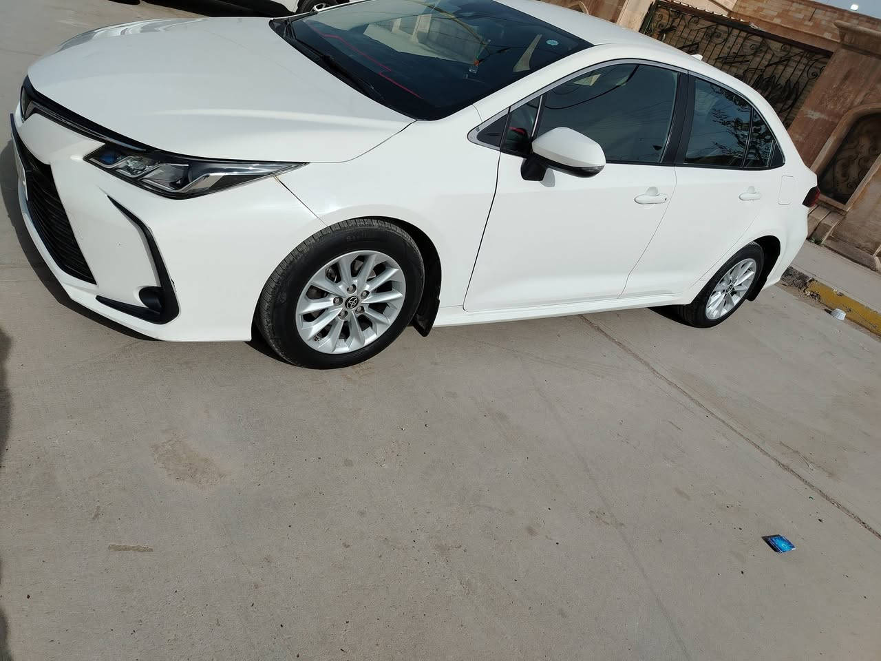 سلام عليكم
للبيع تويوتا كورلا هايبرد موديل 2023
 ياباني اصلي  حادثهة بنيد وجاملغ ايسر مبدل بدون دواخل نفس اللون 
مواصفات بصمة تشغيل ومري شفط تحكم ستيرن رادار امامي حساس خلفي 
السعر: 140$ وبيهة مجال 
العنوان:  بغداد العامرية 
اتصال:  ***********
