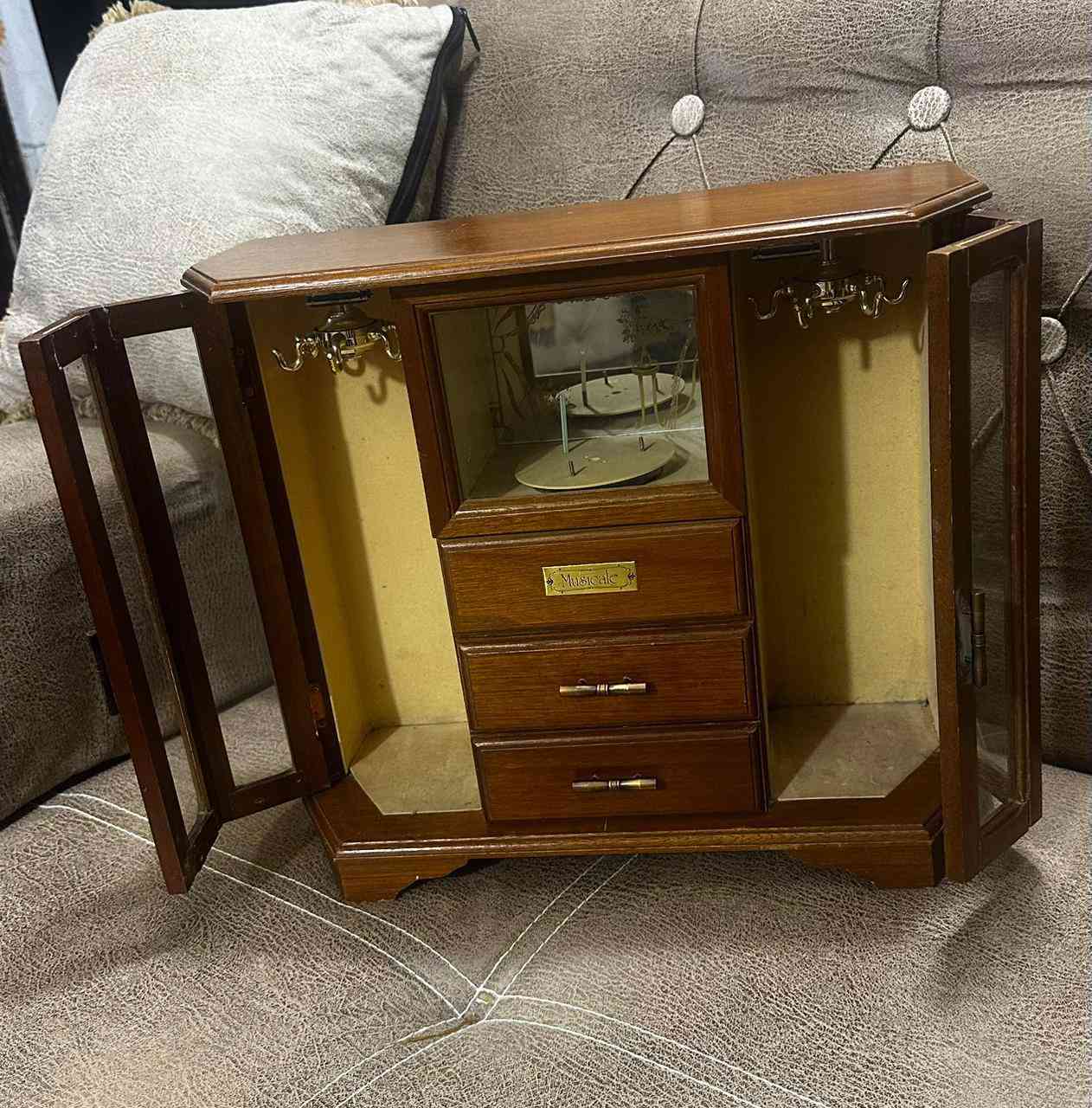 لوكر اكسسوارات ياباني مستعمل 30


**إذا كنت صاحب هذا الإعلان وتريد حذفه لأي سبب، رجاءا أرسل رسالة إلى الدعم الفني**