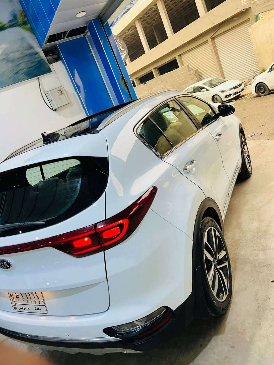 السلام عليكم 
سبورتج موديل 2019 فول مواصفات خليجي مكفولة 
مكينة 2000 دوش ماشية 79 الف 
مواصفات
بصمة تشغيل + بصمة ابواب 
بانوراما 
كراسي جلد + كهرباء
حساسات امامية + خلفية
هاند بريك كهرباء + اوتو هولد
نظام نزول منحدرات 
مري كهرباء + اشاير بالمري
نڤكيشن
شاشة كبيرة + كامرة دوارة
شاحن لاسلكي 
داخل لونين 

السعر 205 وبيهة مجال 

استفسار 📞 ‭0771 631 3141‬

العنوان📍زيونة تقاطع ملعب الشعب خلف محطة وقود المثنى 

معرض الليث لتجارة السيارات
