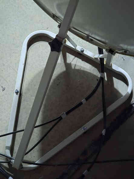 تنصيب صحنين نايلسات بعمل احترافي متقن

تثبيت الصحن براغي 

للتنصيب الاتصال داخل النجف 

***********
