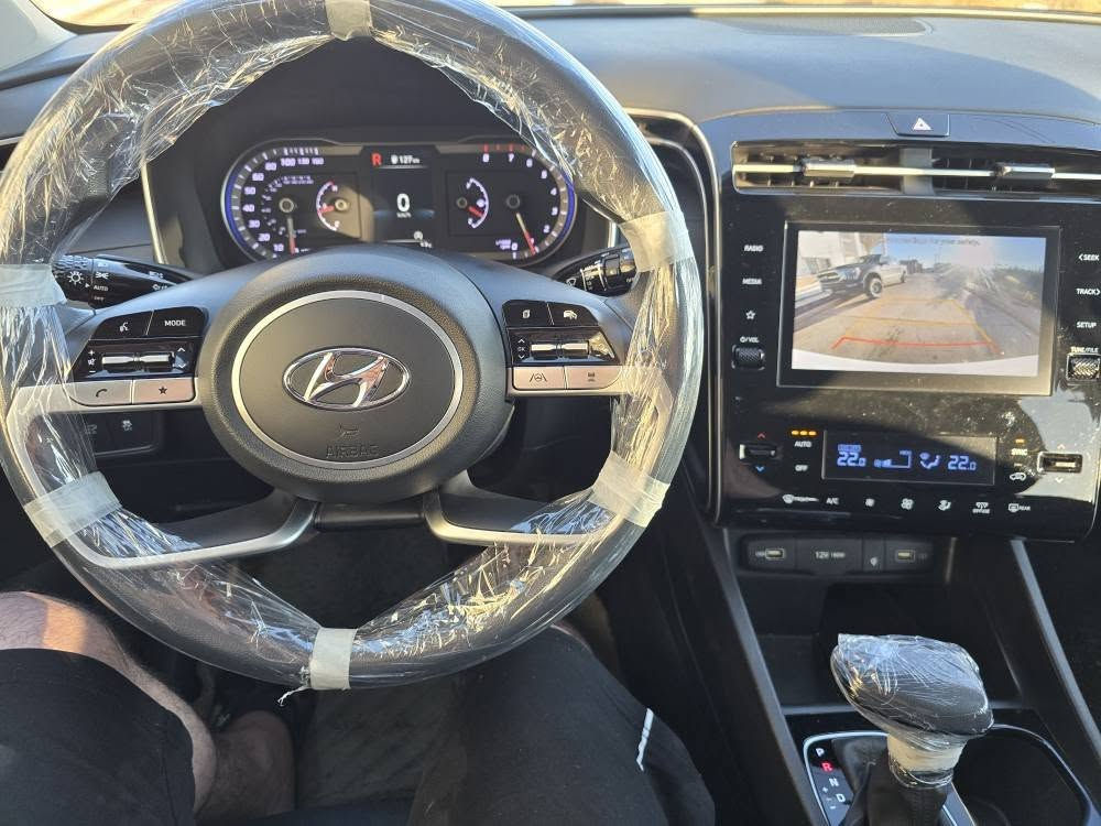 توسان ٢٠٢٤ 
تترقم شمالي 
رادارات سحن وايرلس كاميرا انظمه قيادة كشن كهرب تدفئة كشن 
بدون ارباك صبغ شبر فقط بالجاملغ الخلفي
الموصل قضاء الحمدانية 
***********
سعر جوة السوك ب ١٨٣+ ٢٠٠ الف  قفل قفل قفل و المفتاح ضايع الحمدانية, نينوى
