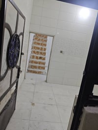 بيت لبيع شارع ستين 100متر 10في10 علمن البيت احلى من الصوره  0780307825...