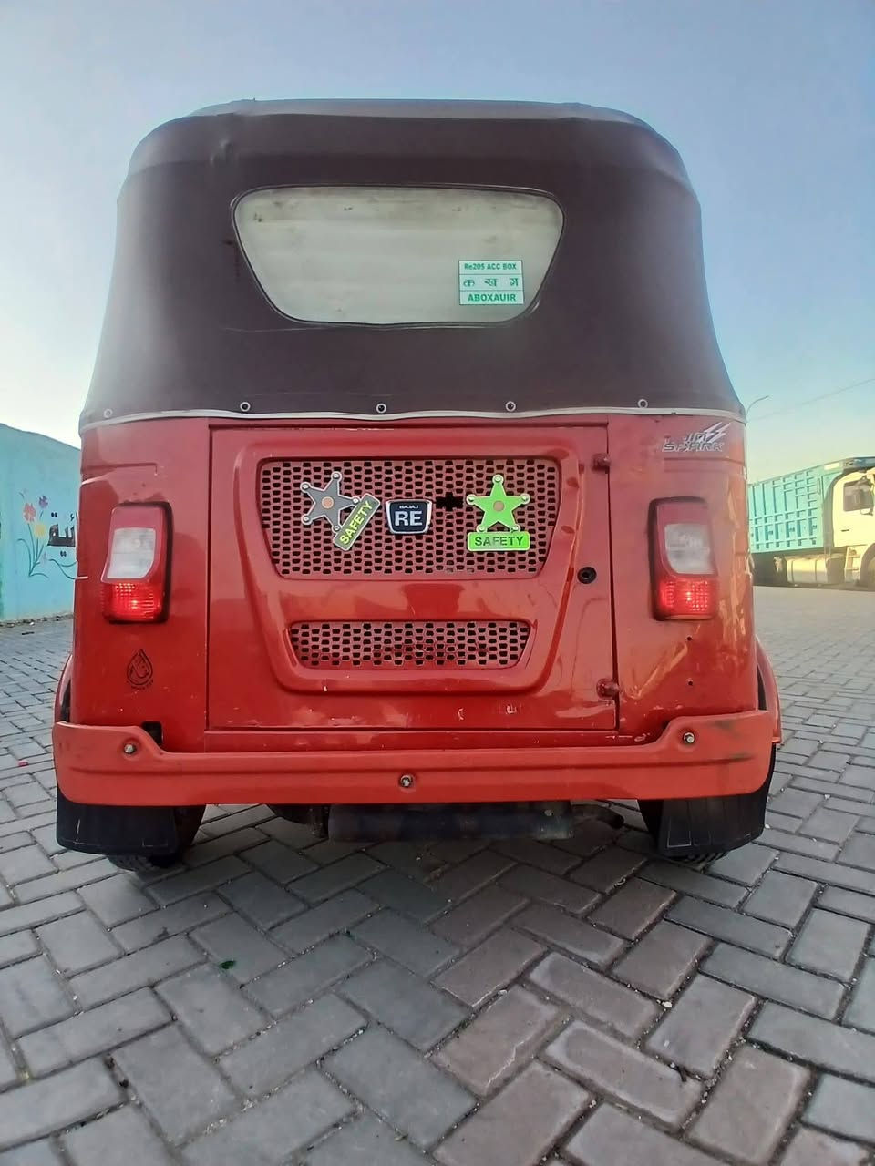 السلام عليكم تكتك اللبيع٢٢ شهر ١١ تحويل ثاني يوم بسمي مكينة اكسل مكفولات والكشر كدامك تجي ودكلب مكاني بغداد الحبيبية شارع سجة فرع مطعم سلام كهربائياتها شغالة كلها ملاحضة الهورن مووياها الاستفسار واتساب أو الاتصال علرقم ***********
