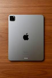 🍏 iPad Pro 11-inch الجيل الرابع للبيع 🍏
🔥 المواصفات:
‏📱 iPad Pro 11-inch (الجيل الرابع)
⚡ معالج Apple M2 القوي جدًا
💾 سعة 128GB
🌐 نسخة Wi-Fi
🎨 اللون: Space Gray
🔋 البطارية 72%

✨ المميزات:
- شاشة Liquid Retina 11 إنش بجودة ممتازة 🖥️
- يدعم Apple Pencil الجيل الثاني ✏️
- مناسب للدراسة والرسم والمونتاج والتصميم 🎨
- أداء قوي جدًا للألعاب والبرامج الثقيلة 🎮
- كاميرات ممتازة وتصوير 4K 📸
- صوت ستيريو قوي وواضح 🔊
- منفذ USB-C للشحن السريع ⚡

✅ الجهاز نظيف ويعمل بشكل ممتاز 
بيه شخط بالشاشة خفيف وتتبدل ♻️
بيه شاشة ضد الكسر 🛡️
📦 البيع مع الشاحن الأصلي والكرتون

💰 السعر: (600 الف) قابل للتفاوض 
📍 الموقع: (الكوت)

📩 للتواصل خاص

🔥 المواصفات:
‏📱 iPad Pro 11-inch (الجيل الرابع)
⚡ معالج Apple M2 القوي جدًا
💾 سعة 128GB
🌐 نسخة Wi-Fi
🎨 اللون: Space Gray
🔋 البطارية 72%

✨ المميزات:
- شاشة Liquid Retina 11 إنش بجودة ممتازة 🖥️
- يدعم Apple Pencil الجيل الثاني ✏️
- مناسب للدراسة والرسم والمونتاج والتصميم 🎨
- أداء قوي جدًا للألعاب والبرامج الثقيلة 🎮
- كاميرات ممتازة وتصوير 4K 📸
- صوت ستيريو قوي وواضح 🔊
- منفذ USB-C للشحن السريع ⚡

✅ الجهاز نظيف ويعمل بشكل ممتاز 
بيه شخط بالشاشة خفيف وتتبدل ♻️
بيه شاشة ضد الكسر 🛡️
📦 البيع مع الشاحن الأصلي والكرتون

💰 السعر: (600 الف) قابل للتفاوض 
📍 الموقع: (الكوت)

📩 للتواصل خاص Ipad 11pro m2


**إذا كنت صاحب هذا الإعلان وتريد حذفه لأي سبب، رجاءا أرسل رسالة إلى الدعم الفني**