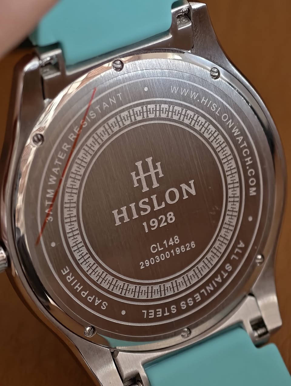 تيفاني بدرجه اسطوريه هسلون الاصلي فائق النحافه سمك 5 ملم مع العلبه ودبل سير جلد وربر لاول مره 
السعر المطلوب 125 الف قابل للتفاوض


**إذا كنت صاحب هذا الإعلان وتريد حذفه لأي سبب، رجاءا أرسل رسالة إلى الدعم الفني**