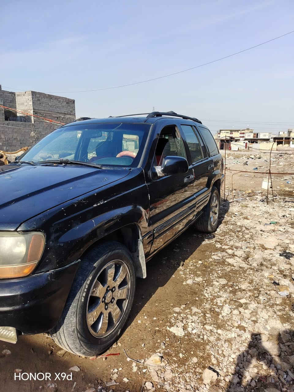 جيب شيروكي موديل ٢٠٠٠ مكينه ففتي ٣٠٠٠ ب ٥٥ وبيها مجال بغداد حي اور ***********
