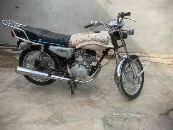 سلام علیكم شباب دراجه تایكر مديل 2020كهربائیات كامل شغال دراجه خيرمن الله محرك لاصرف ولابخار دراجه مامتعوبه مال شغل سعره 375بي مجال للطیبين مكاني فيلق شراي تعال خاص او***********      ***********
