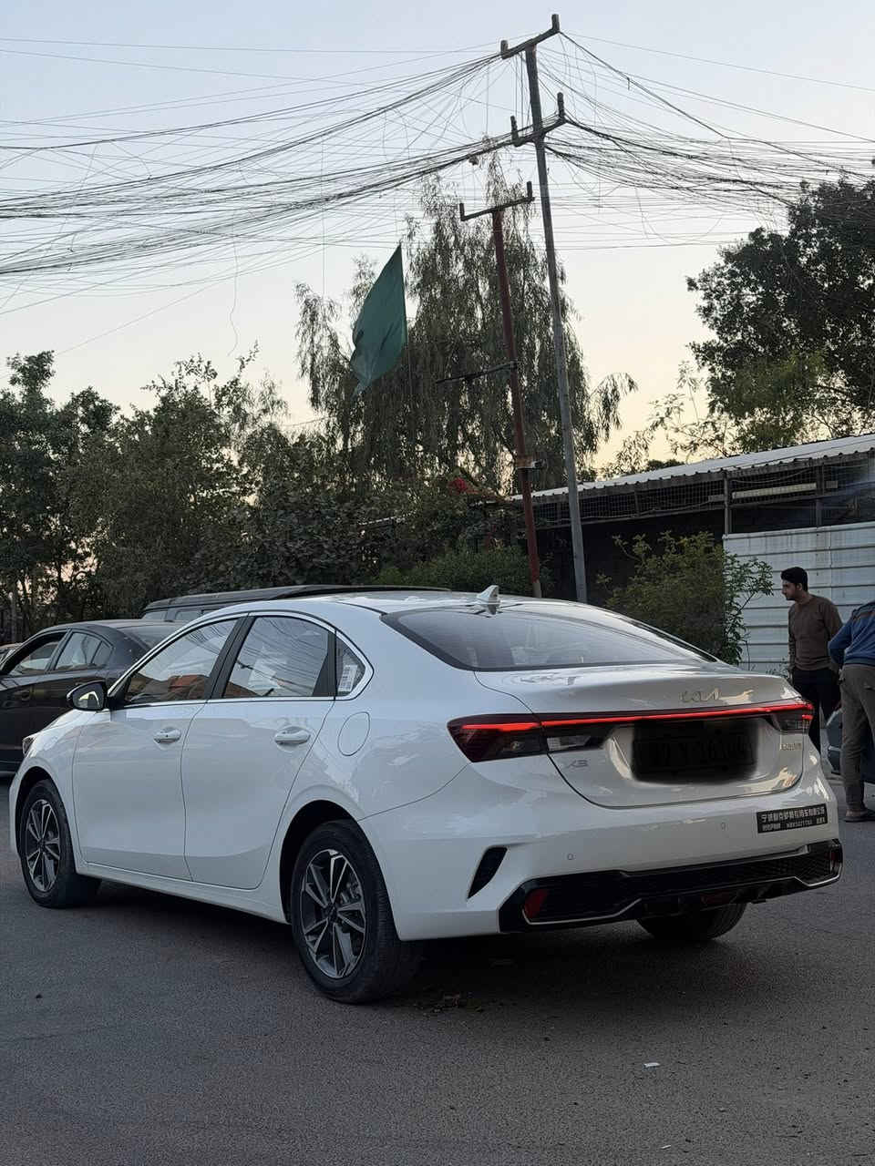 السلام عليكم

كيا سيراتو K3 الشكل الجديد رقم اربيل بسمي موديل 2025

/ سياره كفاله عامه /

/ ماشية 11  الف

المواصفات  : بصمة تشغيل وابواب / سلايد  / كشنات جلد /

شاشة ديجتال / هندبريك دكمة / اوتو هولد / يدات نيكل / تراكشن كنترول كروز سرعة وتحكمات كاملة  / 4 انظمة درايف مود / لايتات ليد ✅ / اشارات بالمراية  / ويل كب كروم / تبريد لمس / شاشة كبيرة / 4 دسكات. 

مكاني بغداد حي العامل 

للحجز والاستفسار :- ***********
