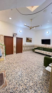 بيت للبيع في منطقه ام عضام زراعي علي راضي شارع رقم 10 نضيف كلش غرفتين ...