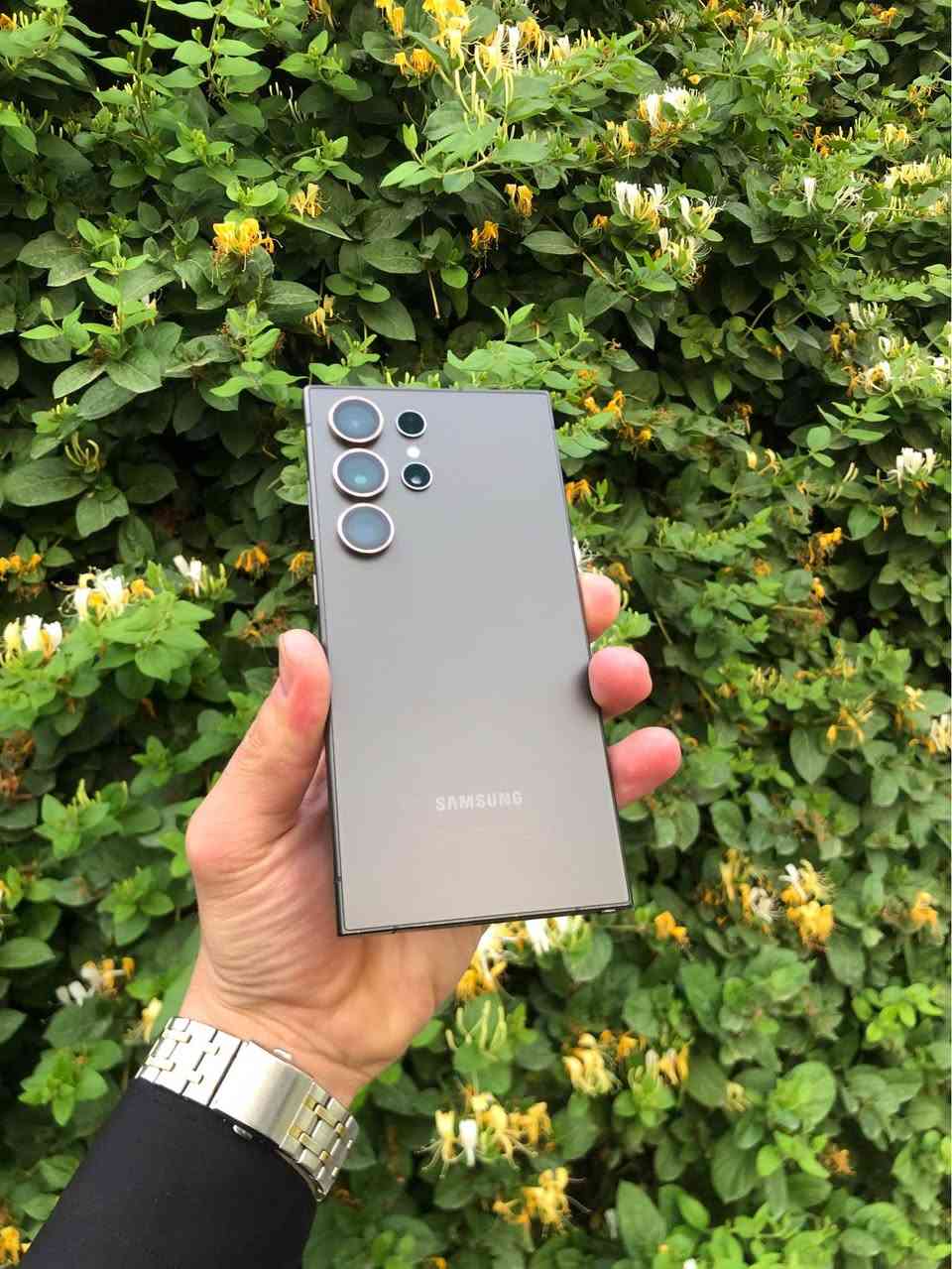 Galaxy s24 ULTRA 📱
زاکیرە 512 گێگابایت 
ڕام 12 
بە زەمان 
زەمانی شەریکەی جیبال 
کامل ئەشیاو کارتۆنی ئەسڵی 
2 سیم 
ڕەنگی ڕەش 
%99 خاوێن 
هەموو شتێکی ئەم مۆبایلە بە  شەرت و زەمانە 
نرخی 710$ دۆلار
***********
واتساپ 📞
موشتەری تێل بکە لە خزمەتتام السليمانية, العراق
