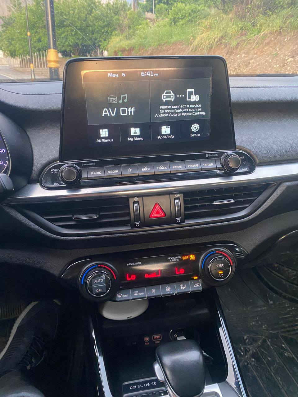 Kia forte 2019 امریکی 
 شاشة كبيرة كاميرا 
السياره وارد أمريكي 
محرك كير واير بشرط مامفتوح 
سيارة حيل نظيفة كلشي عل بلاد جديد 
بدون صبغ و بدون ایرباك
 بشرط تحويل وغرامـة
سيارة مابيـها دينار مصرف 
سقف سلایت
مود سبورت / ايكو / نورمال
تحديد سرعة
رادار شارع
شاشة كبيرة 
كاميره
مكان السيارة اربيل
سعر 156$
 *********** 
واتساب أربيل, العراق
