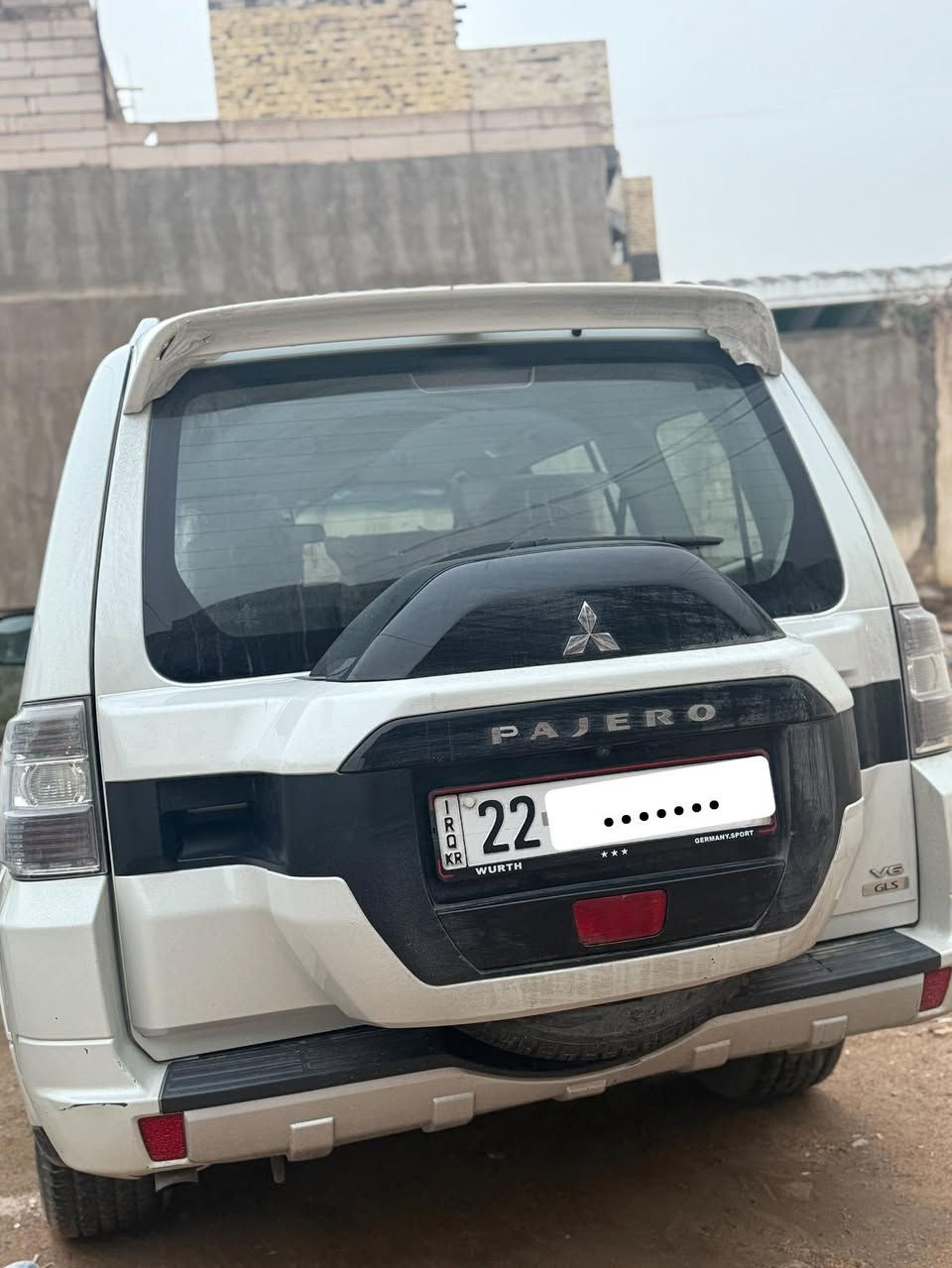 باجيرو 2020للبيع السيارة مكفولة كفالة عامة ماشية100الف كم محرك 3500المرغوب السعر 200ورقة مجال بسيط حك الجية مكان السيارة النجف ***********
