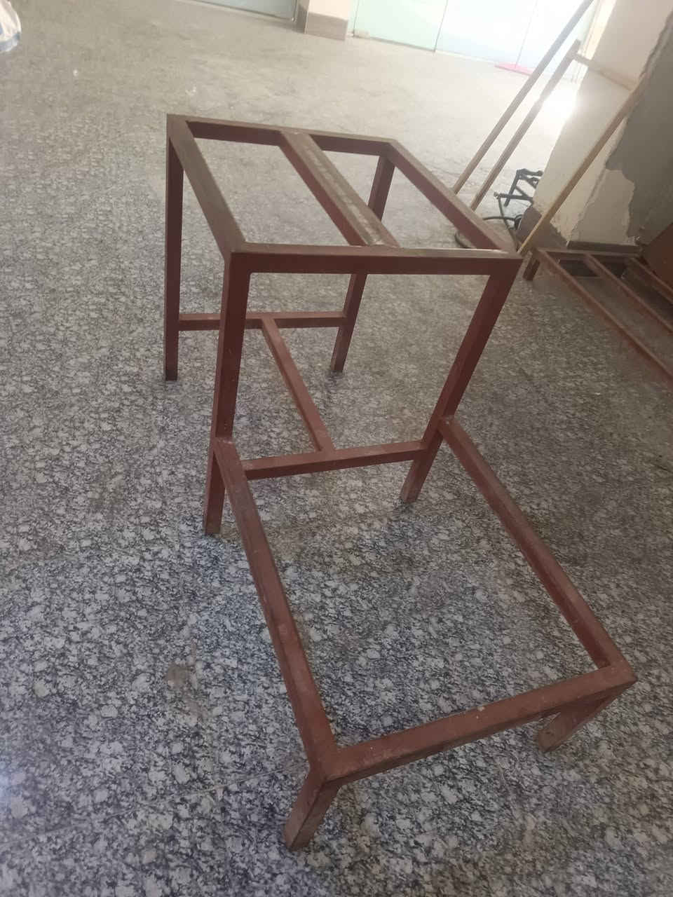 سلام عليكم البيع طاوليات عجانه غراض فرن كامله بغداد زعفرانيه ***********
