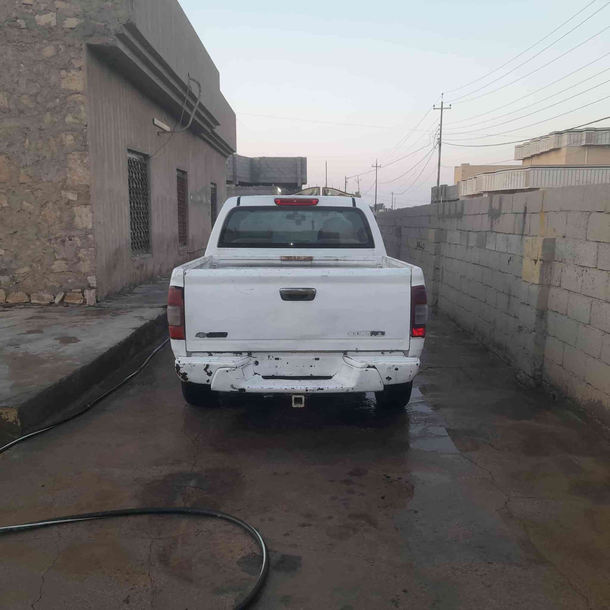 لوف 2004 مزاد كير ومحرك ونجي كيرها تعبان 
مكان سياره رمادي جويبه 
سعر 35 وبيها مجال 
***********
