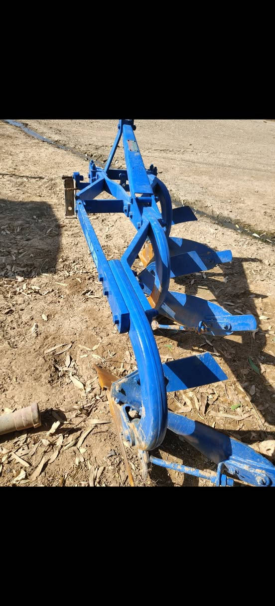 سلام عليكم فدان ابلير حجم 11 البيع نضيف شرط ***********
