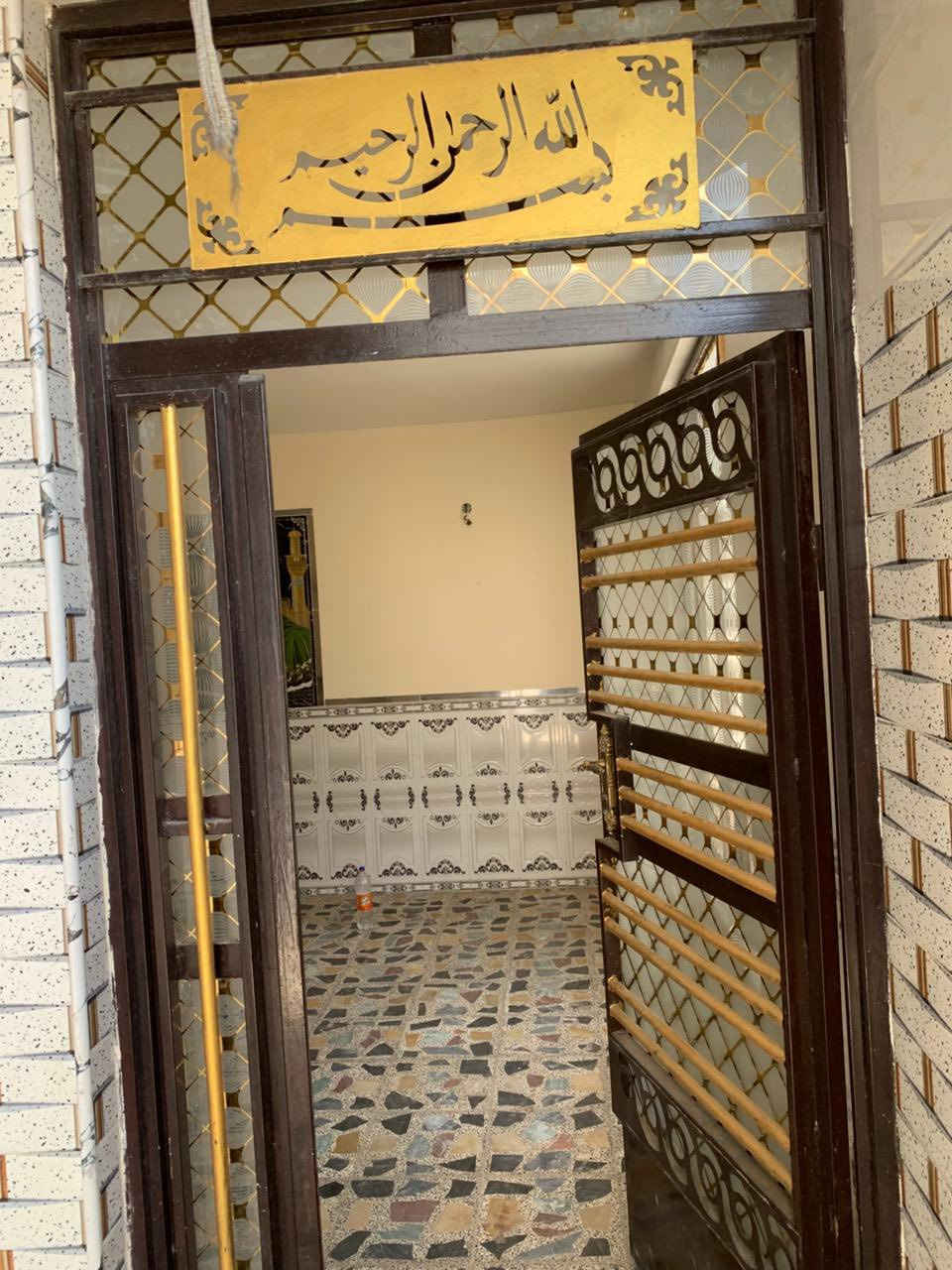 بيت (لليجار ركن ١٠٠متر مربعه جديده كلش )باقي تفاصيل بلمنشور ٢غرف كبار استقبال كبيره مطبخ ترك بيت جديد 
متعوب عليه ***********
