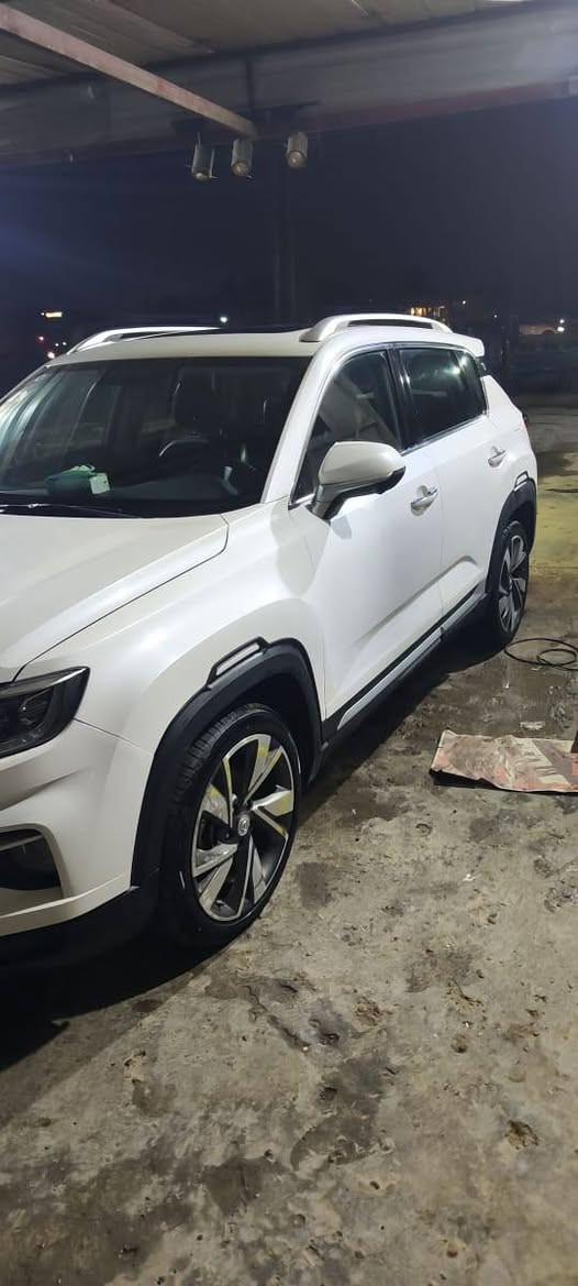 السلام عليكم من بعد اذن الادمن 
شانجان موديل 2021  cs35 بلاص   نظيفه  كير محرك فول بيها ثلاث قطع سعرها مناسب للبيع للتواصل اتصال او واتساب ما متواجد على الفيس الرقم ***********
